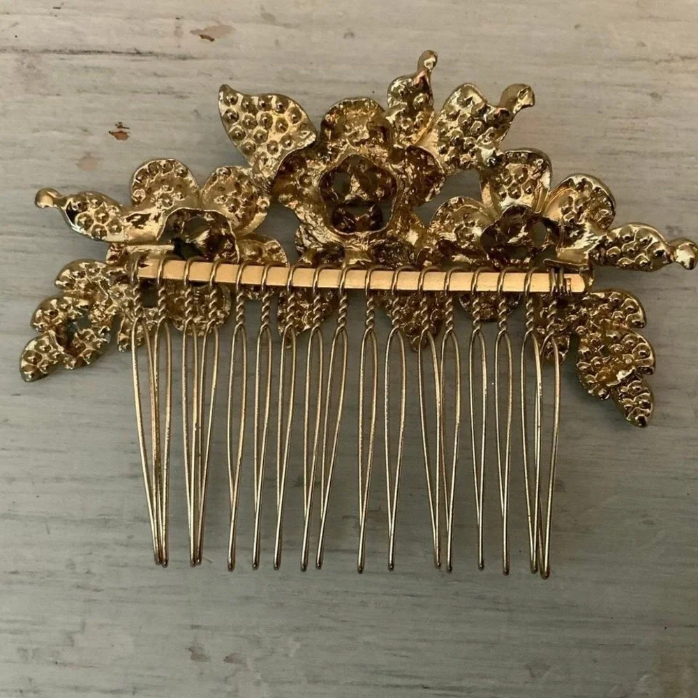 Vintage‎ Gold Tone Rhinestone Floral Hair Comb Good Condition